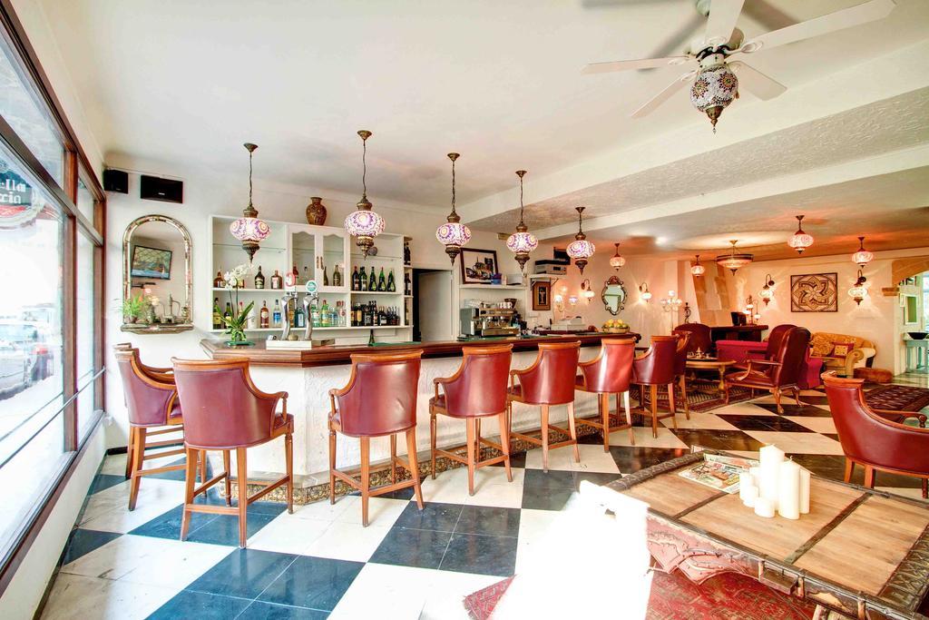 Hostal Paris Port de Pollença Zewnętrze zdjęcie